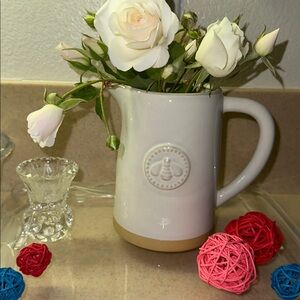White and tan ceramic Teleflora Gift Pitcher with a bee motif 🐝🐝🐝